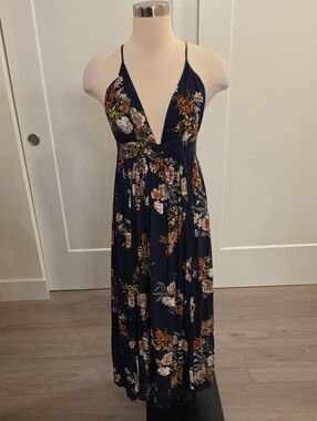 Blush❤️J Navy Floral adjustable strap  Maxi Dress size S new with tags